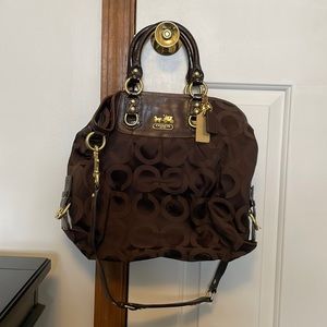 Coach tote bag with strap, multiple pockets!